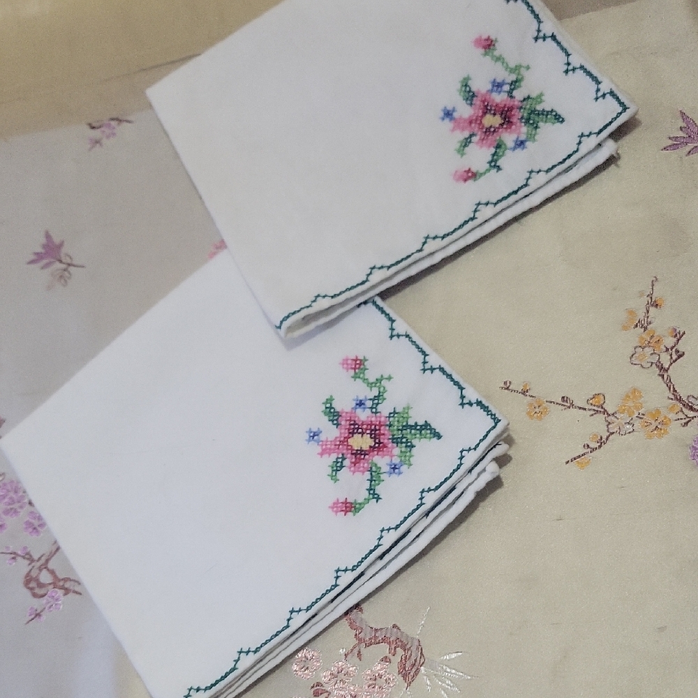 Embroidered Floral White Cotton  Napkins